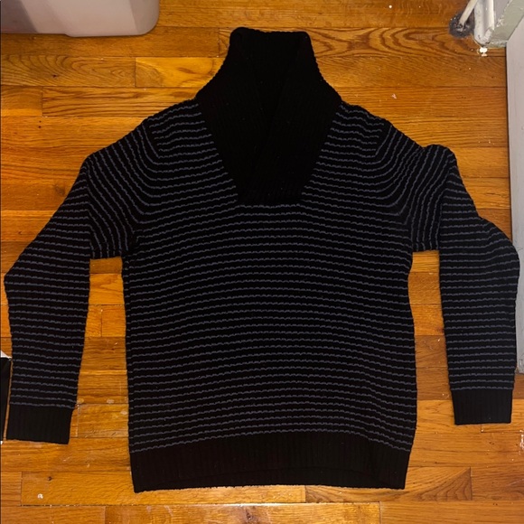 🌷 H&M Navy/Black Striped Sweater - Picture 3 of 11